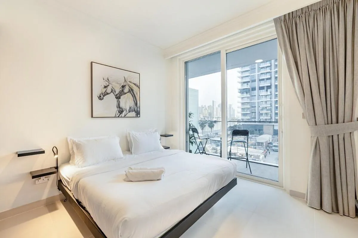 Brand New 1Br Stunning Beach View Emaar Beachfront Dubai