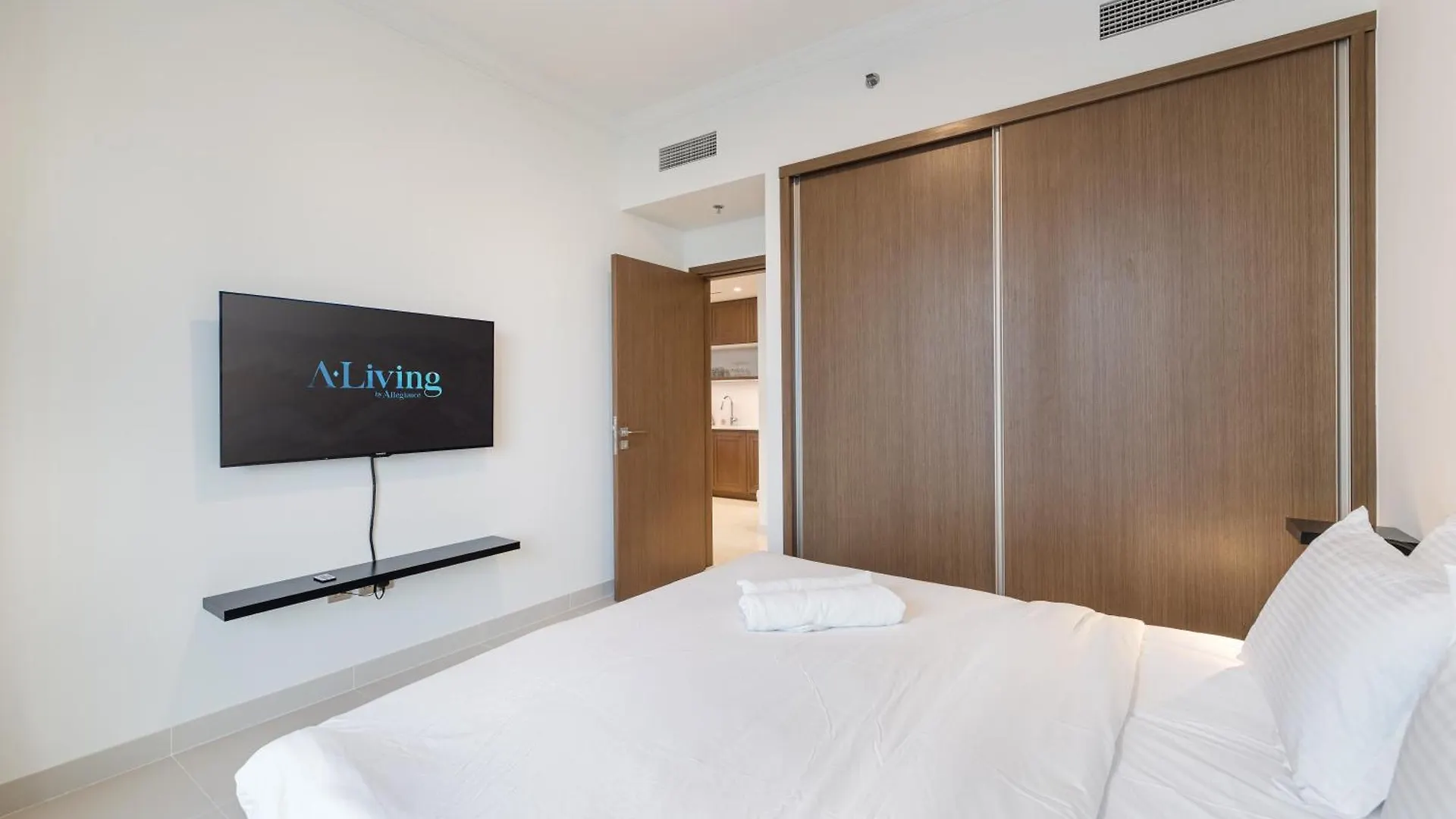 Brand New 1Br Stunning Beach View Emaar Beachfront Dubai Apartment